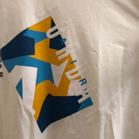 NWT Air Jordan White T-Shirt w/ Design - Picture 2 of 3